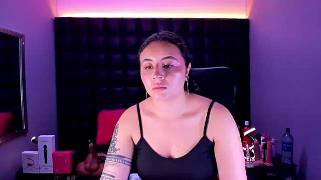 Snapshot of celeste_blue69 chatting on 07-18-26, 04:38 celeste blue69 online show from 07-18-26, 04:38