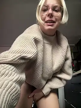 Livewithlucy online show from 12-15-24, 11:23