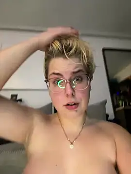 Livewithlucy online show from 12-27-24, 09:54