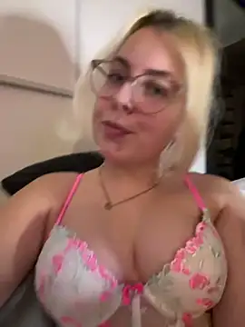 Livewithlucy online show from 12-29-24, 03:46