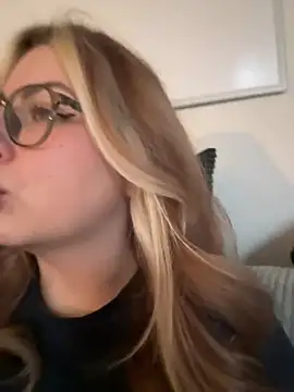 Livewithlucy online show from 02-13-25, 11:39