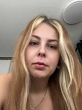 Livewithlucy online show from 03-02-25, 02:43