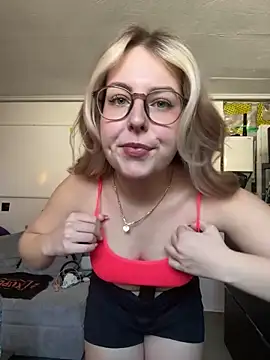 Livewithlucy online show from 03-06-25, 01:14