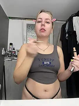 Livewithlucy online show from 03-09-25, 09:57