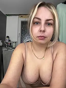 Livewithlucy online show from 03-11-25, 05:35