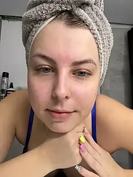 Livewithlucy online show from 03-17-25, 09:01