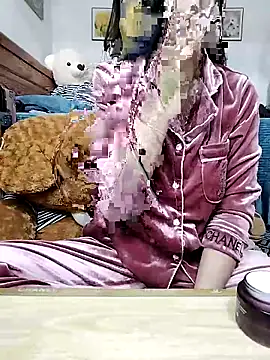 Snapshot of cream1299 chatting on 02-17-26, 01:07 cream1299 online show from 02-17-26, 01:07