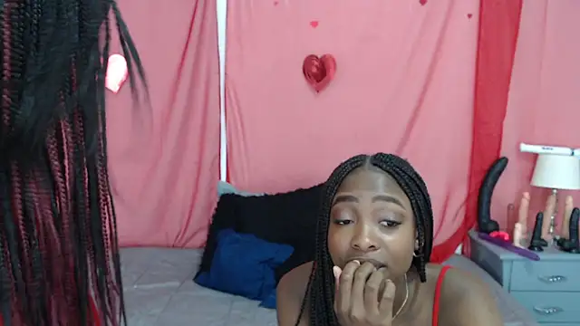 Snapshot of Nicole_Colette_ chatting on 03-10-25, 12:15 Nicole Colette online show from 03-10-25, 12:15