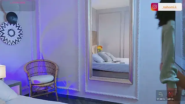 Nahomi King online show from 02-04-25, 01:06