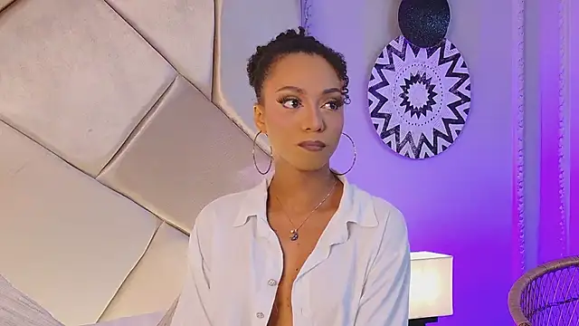 Nahomi King online show from 02-08-25, 01:11