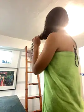 Snapshot of Rati_Curly chatting on 10-12-25, 11:42 Rati Curly online show from 10-12-25, 11:42