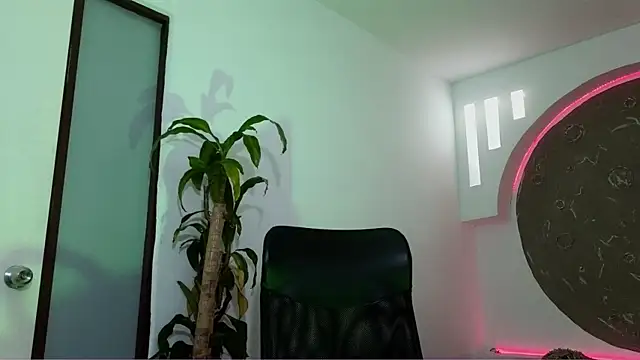 Tatianabr 01 online show from 01-15-26, 02:27