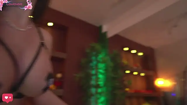 JustinneJade online show from 12-18-24, 01:12