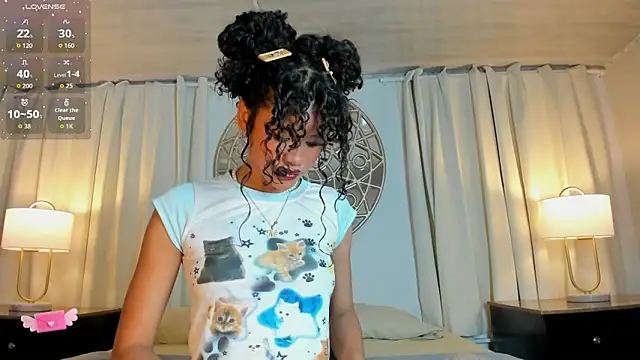 Snapshot of Aprillbrunette chatting on 05-08-26, 11:48 Aprillbrunette online show from 05-08-26, 11:48