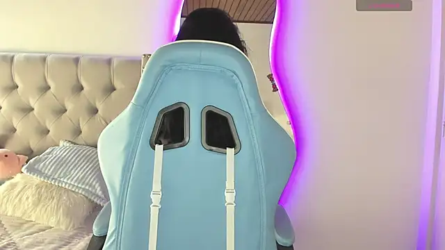 Snapshot of Violet_Rost chatting on 12-12-24, 02:33 Violet Rost online show from 12-12-24, 02:33