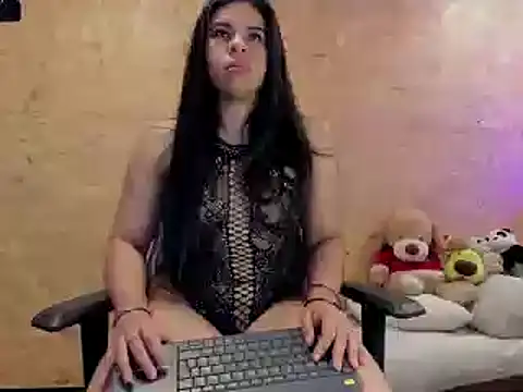 Snapshot of Biancastrongg chatting on 01-08-25, 01:32 Biancastrongg online show from 01-08-25, 01:32