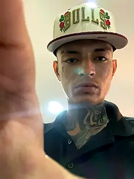 Snapshot of Herem369 chatting on 10-28-25, 02:09 Herem369 online show from 10-28-25, 02:09