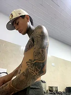 Snapshot of Herem369 chatting on 12-03-25, 01:35 Herem369 online show from 12-03-25, 01:35