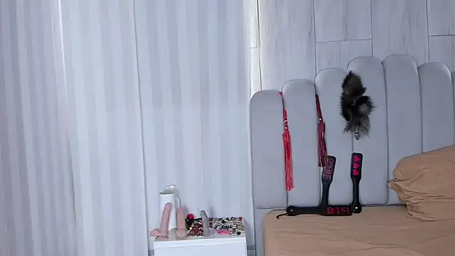 mileyerikson online show from 10-20-25, 01:11