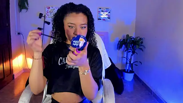 Snapshot of keyla_roberts777 chatting on 02-02-25, 04:15 keyla roberts777 online show from 02-02-25, 04:15