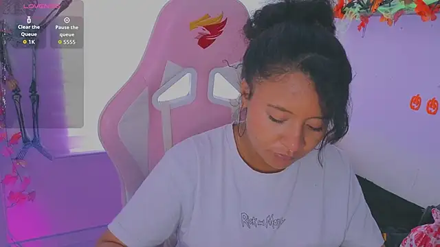 Snapshot of keyla_roberts777 chatting on 10-15-25, 03:23 keyla roberts777 online show from 10-15-25, 03:23