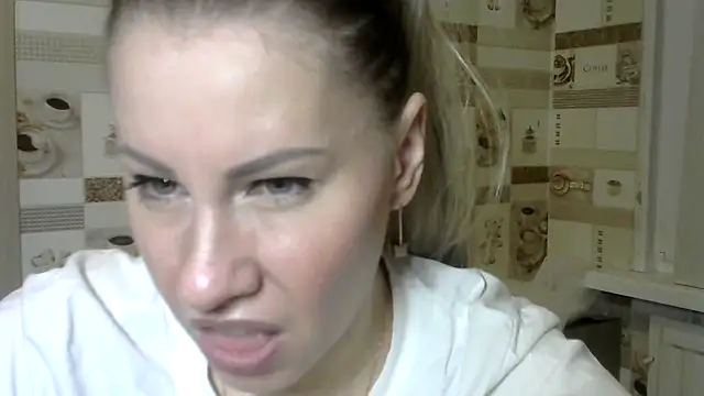 Snapshot of TherestlessKitty chatting on 12-07-24, 08:44 TherestlessKitty online show from 12-07-24, 08:44