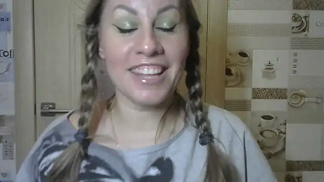 Snapshot of TherestlessKitty chatting on 12-10-24, 09:12 TherestlessKitty online show from 12-10-24, 09:12