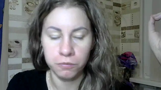 Snapshot of TherestlessKitty chatting on 12-13-24, 06:53 TherestlessKitty online show from 12-13-24, 06:53