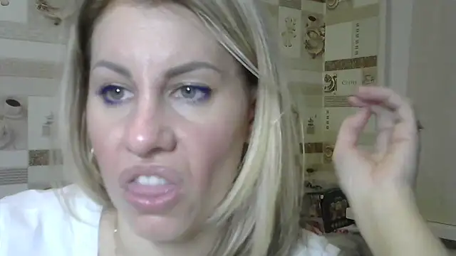 Snapshot of TherestlessKitty chatting on 12-18-24, 11:13 TherestlessKitty online show from 12-18-24, 11:13