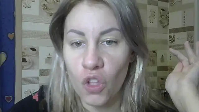 Snapshot of TherestlessKitty chatting on 12-23-24, 06:00 TherestlessKitty online show from 12-23-24, 06:00