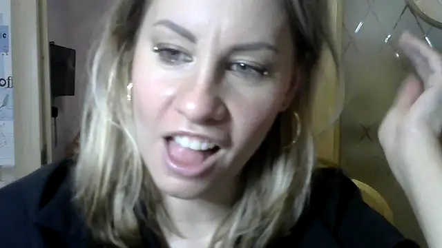 Snapshot of TherestlessKitty chatting on 12-27-24, 10:12 TherestlessKitty online show from 12-27-24, 10:12