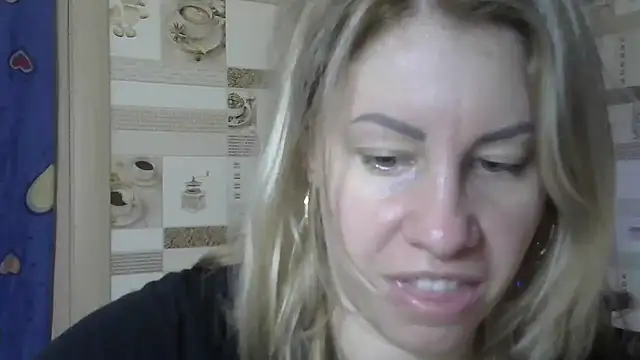 Snapshot of TherestlessKitty chatting on 12-30-24, 06:20 TherestlessKitty online show from 12-30-24, 06:20