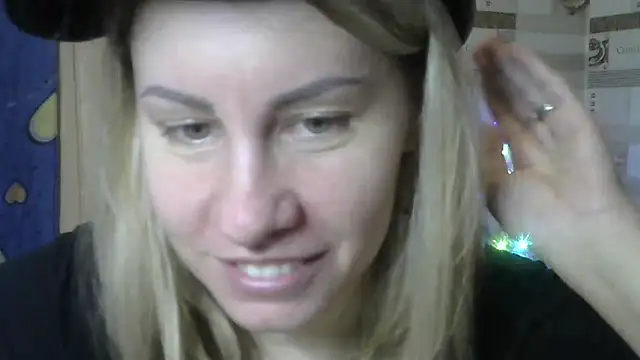 Snapshot of TherestlessKitty chatting on 12-30-24, 09:48 TherestlessKitty online show from 12-30-24, 09:48