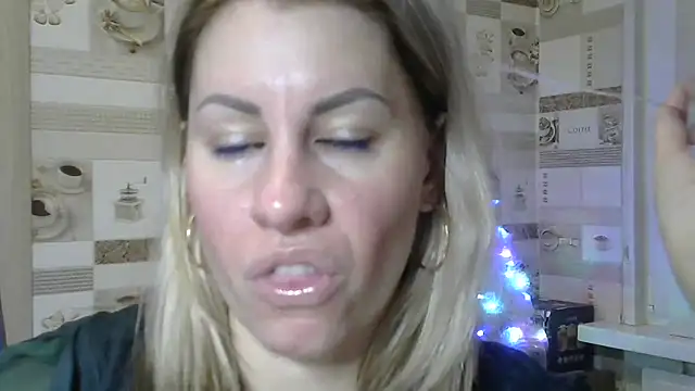 Snapshot of TherestlessKitty chatting on 01-03-25, 09:15 TherestlessKitty online show from 01-03-25, 09:15