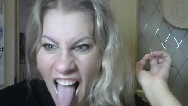 Snapshot of TherestlessKitty chatting on 01-27-25, 08:51 TherestlessKitty online show from 01-27-25, 08:51