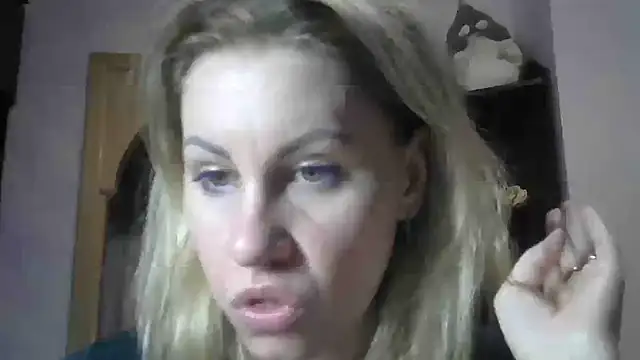 Snapshot of TherestlessKitty chatting on 02-03-25, 08:13 TherestlessKitty online show from 02-03-25, 08:13