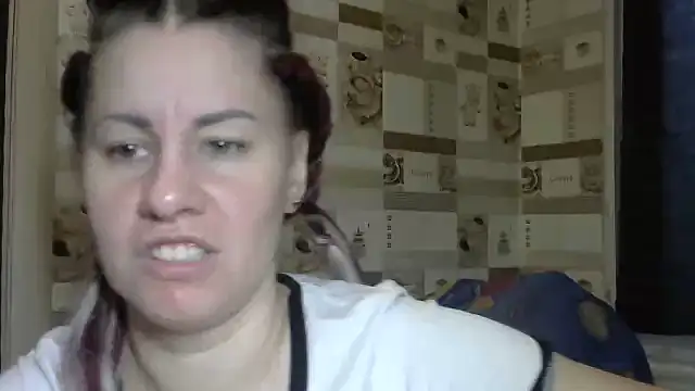 Snapshot of TherestlessKitty chatting on 10-18-25, 06:05 TherestlessKitty online show from 10-18-25, 06:05