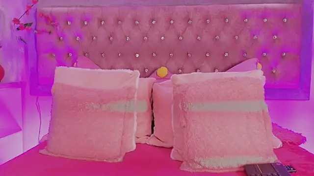 Tayzon Foxxx online show from 11-18-25, 12:42