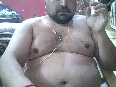 Snapshot of ARYANAVAILABLE chatting on 07-12-26, 09:17 ARYANAVAILABLE online show from 07-12-26, 09:17