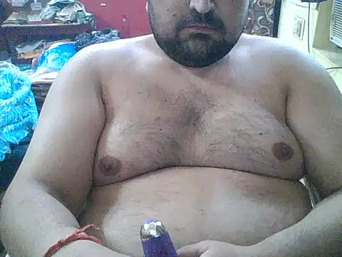 Snapshot of ARYANAVAILABLE chatting on 07-18-26, 01:32 ARYANAVAILABLE online show from 07-18-26, 01:32
