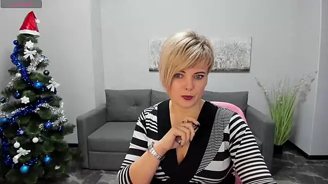 Julia Wilsone online show from 12-27-24, 06:57