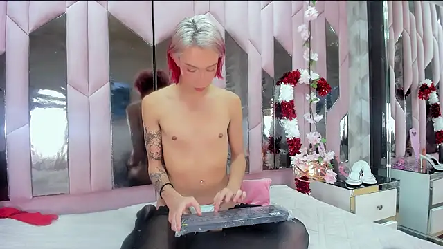 MadisonWood01 online show from 12-19-24, 04:57