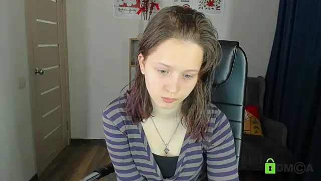 Snapshot of Alina_Mills chatting on 05-16-26, 06:32 Alina Mills online show from 05-16-26, 06:32