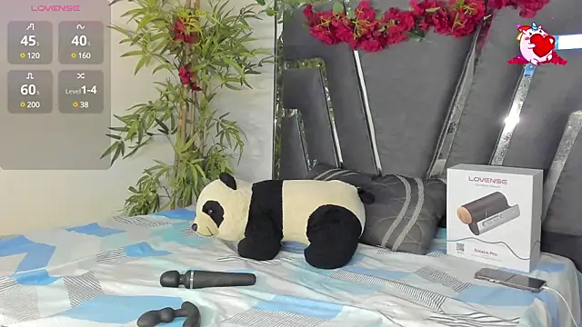 Snapshot of Black_Rose2 chatting on 02-22-25, 11:35 Black Rose2 online show from 02-22-25, 11:35