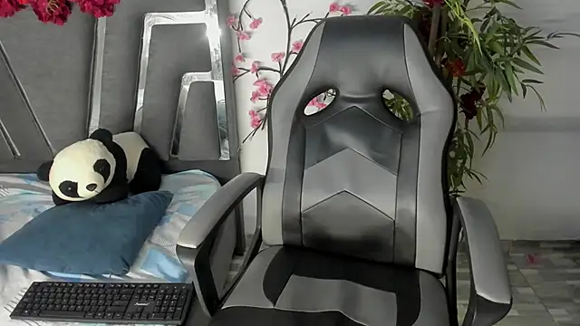 Snapshot of Black_Rose2 chatting on 10-09-25, 12:03 Black Rose2 online show from 10-09-25, 12:03