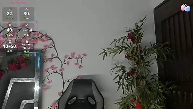 Snapshot of Black_Rose2 chatting on 10-20-25, 11:21 Black Rose2 online show from 10-20-25, 11:21