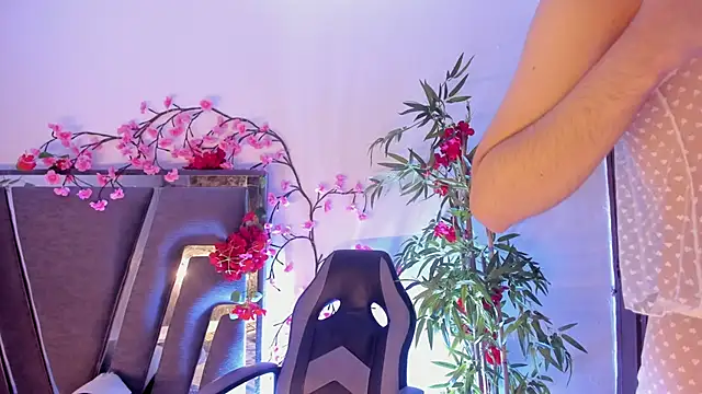 Snapshot of Black_Rose2 chatting on 11-19-25, 11:32 Black Rose2 online show from 11-19-25, 11:32