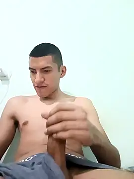 Snapshot of Rogersmit2 chatting on 02-06-25, 04:58 Rogersmit2 online show from 02-06-25, 04:58