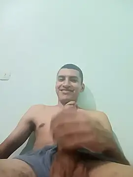 Snapshot of Rogersmit2 chatting on 02-27-25, 05:04 Rogersmit2 online show from 02-27-25, 05:04