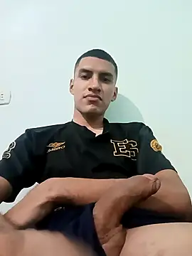 Snapshot of Rogersmit2 chatting on 09-11-25, 01:17 Rogersmit2 online show from 09-11-25, 01:17